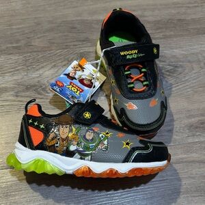 NWT NEW Toy Story Woody & Buzz lightyear light up Velcro sneakers toddler Sz 9